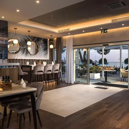 Sunset Garden Palace Apartments * Umag